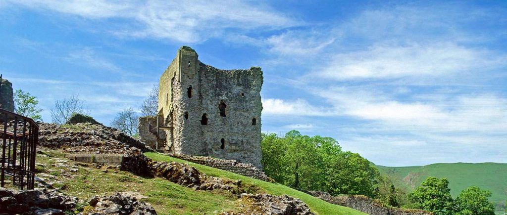 things to do in the peak district - peveril castle